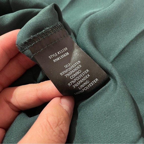 NEW! Hutch- Long-Sleeve Off-The-Shoulder Pleated Maxi Dress Size 2 Forest Green - Picture 16 of 16